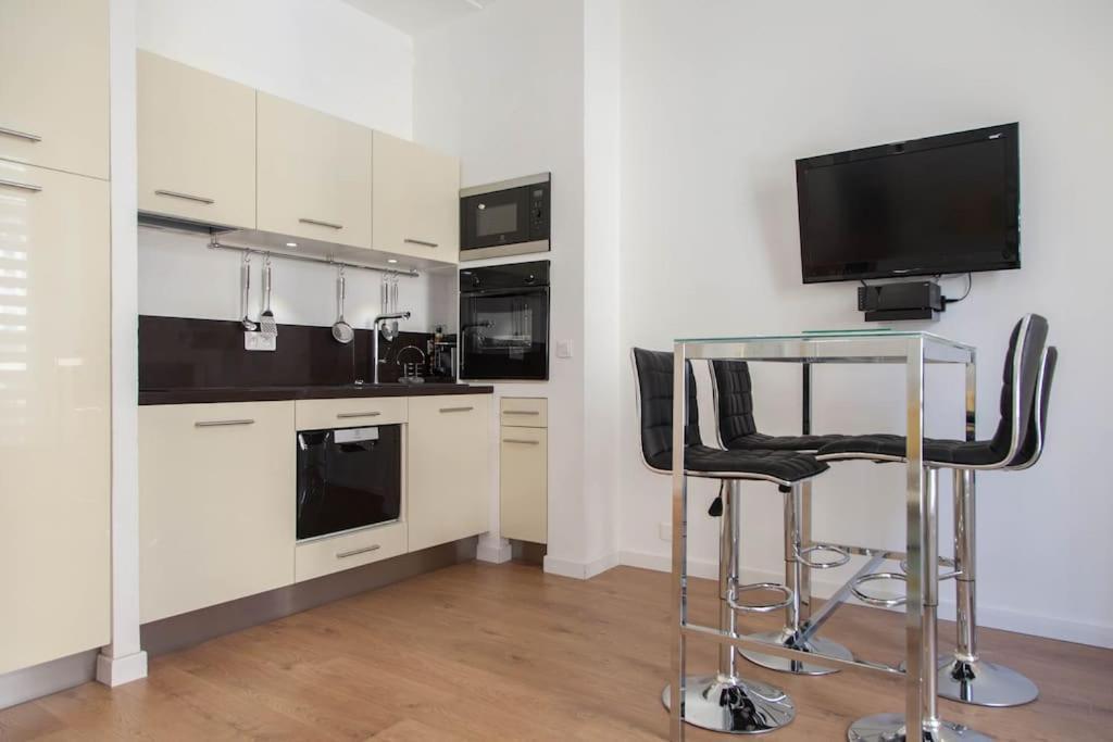 #28 1 Bdr Flat Ac Balcony Hper Central 10Mins To Beach & Old Town Ницца Экстерьер фото