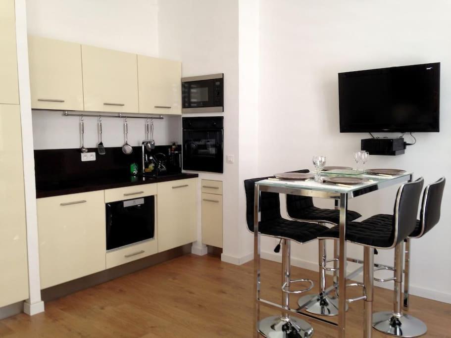 #28 1 Bdr Flat Ac Balcony Hper Central 10Mins To Beach & Old Town Ницца Экстерьер фото