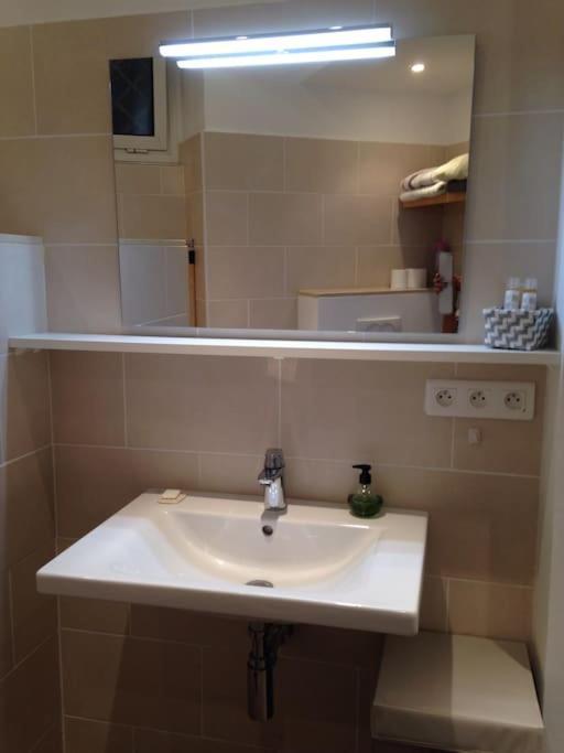 #28 1 Bdr Flat Ac Balcony Hper Central 10Mins To Beach & Old Town Ницца Экстерьер фото